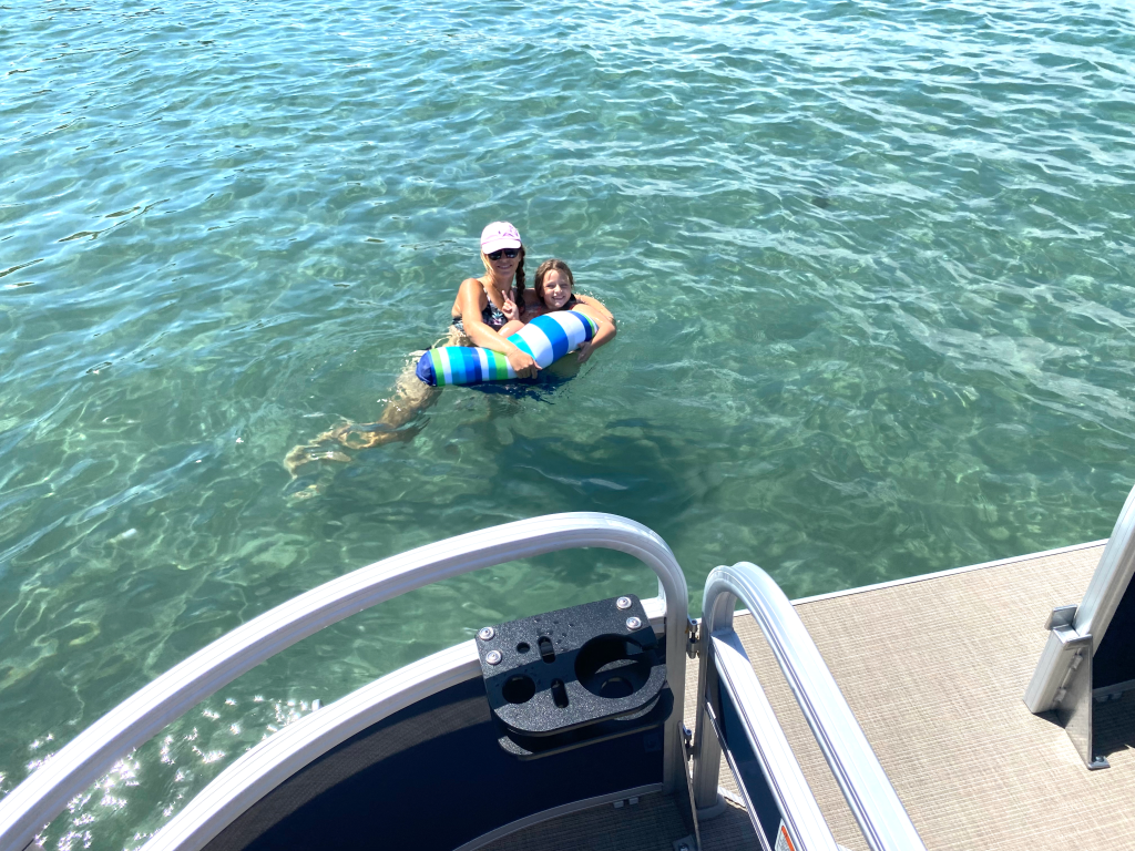 Affordable pontoon boat rental Miami